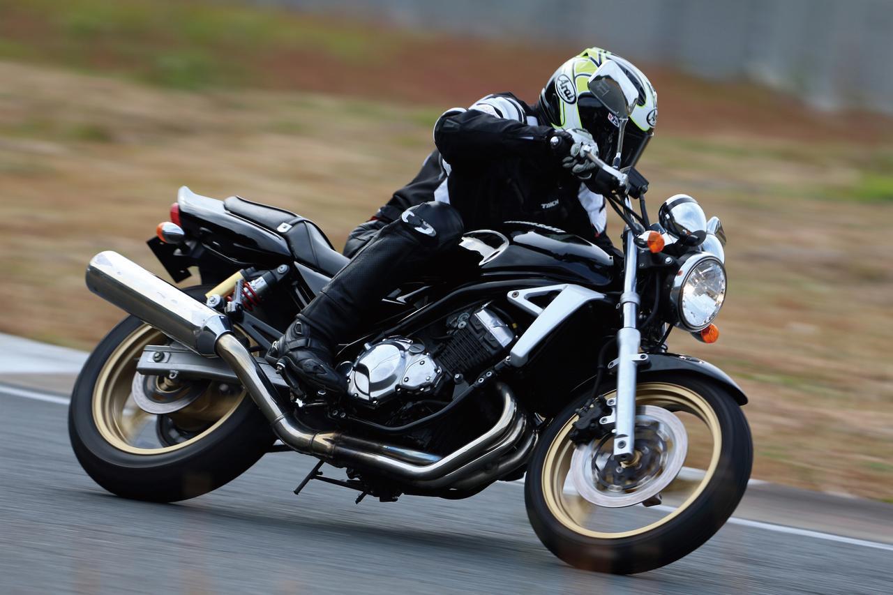 カワサキ バリオス2 250cc 4気筒バイクを振り返る 絶版名車解説 Webオートバイ 自動車情報サイト 新車 中古車 Carview