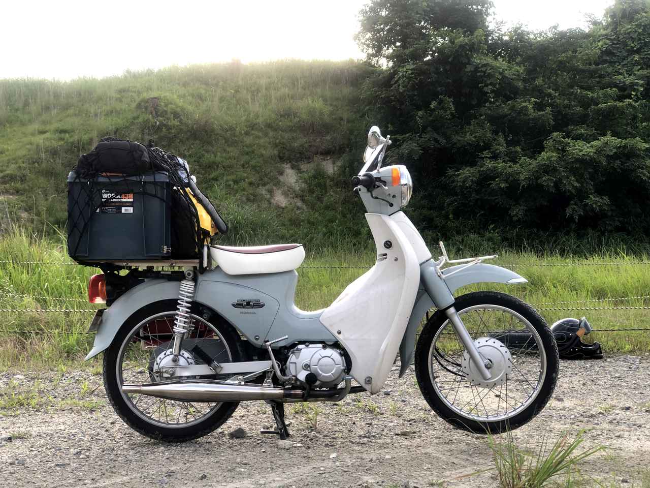 オフロードコースを走ってキャンプ スーパーカブ90とスーパーカブ 110で びじばいぱにっくjam1 に参加するのだ 背割堤を通るツーリング移動編 若林浩志のスーパー カブカブ ダイアリーズ Vol 27 Webオートバイ 自動車情報サイト 新車 中古車 Carview