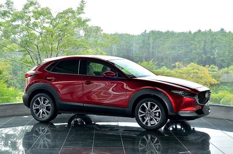見た目だけじゃなかった 意外や実用性も高そうなマツダのブランニューモデル Cx 30 がついに国内発表 Carview 自動車情報サイト 新車 中古車 Carview