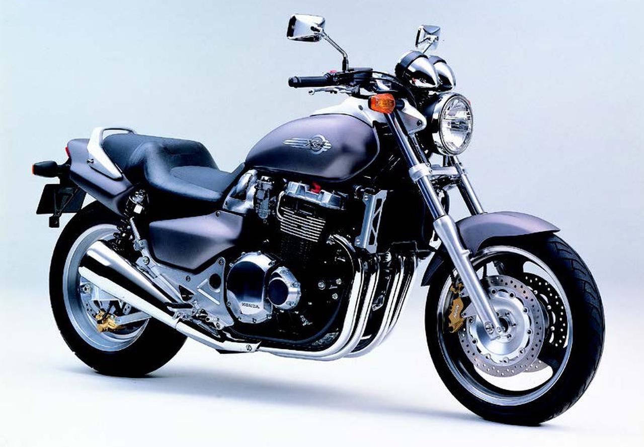 空冷4気筒全盛期 ホンダx4 Cb400four ゼファー1100 日本バイク100年史 Vol 066 1997年 Webアルバム Webオートバイ 自動車情報サイト 新車 中古車 Carview