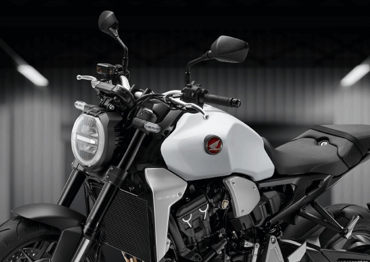 ホンダ Cb1000r に 新色 の マットパールグレアホワイト が明日2月14日に発売 従来色もスイングアームやヘッドライトリムなどがブラックアウトされた年カラーで登場します Webオートバイ 自動車情報サイト 新車 中古車 Carview