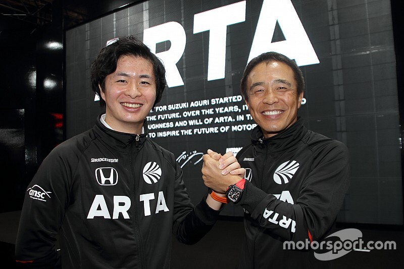 スーパーgt Gt300王者の高木真一 新人 大湯都史樹を迎えシーズンへ 色々なことを経験してほしい Motorsport Com 日本版 自動車情報サイト 新車 中古車 Carview