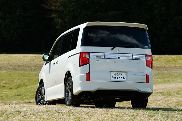ハデ顔作戦に出た三菱の新デリカd 5だが売れ筋5ナンバーミニバンの牙城は崩せない Carview 自動車情報サイト 新車 中古車 Carview