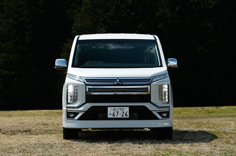 ハデ顔作戦に出た三菱の新デリカd 5だが売れ筋5ナンバーミニバンの牙城は崩せない Carview 自動車情報サイト 新車 中古車 Carview