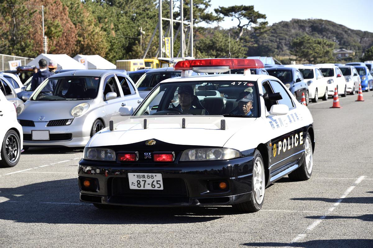 刑事ドラマばりの激速パトカー ニスモ Z や Wrxブルーの覆面s4 など逃走不可能なハイパフォーマンスモデルたち Auto Messe Web 自動車情報サイト 新車 中古車 Carview