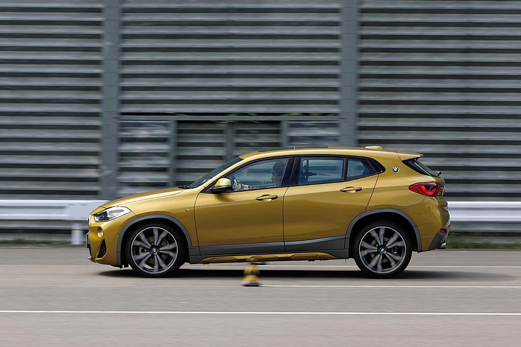 パワー差は歴然だったがbmw X2 Audi Q2の実力は拮抗 清水和夫のdst 98 2 4 Le Volant Carsmeet Web の写真 3ページ目 自動車情報サイト 新車 中古車 Carview