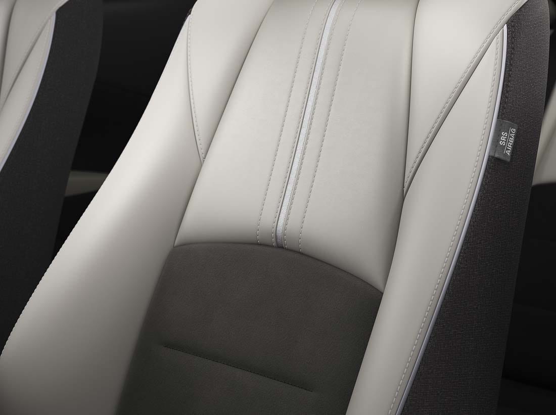 マツダ Mazda2 国産コンパクトカーで唯一の白本革内装の特別仕様車 全グレードに新ボディカラーを追加設定 新型車レポート スタイルワゴン ドレスアップナビ 自動車情報サイト 新車 中古車 Carview