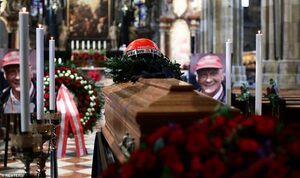 F1レジェンド、ニキ・ラウダに家族と友人たちが最後の別れ。ウィーンで葬儀営まれる