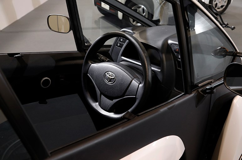トヨタが来年冬に発売する 2人乗りお買い物ev は高齢化社会を見据えた新規格車だった Carview 自動車情報サイト 新車 中古車 Carview