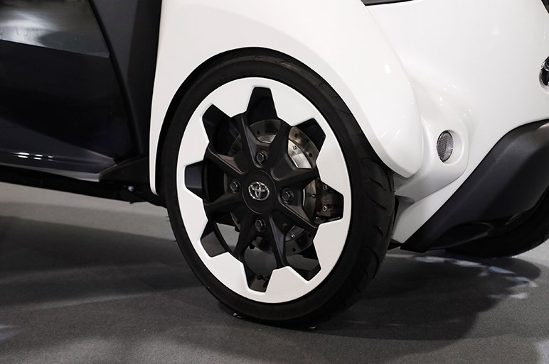 トヨタが来年冬に発売する 2人乗りお買い物ev は高齢化社会を見据えた新規格車だった Carview 自動車情報サイト 新車 中古車 Carview