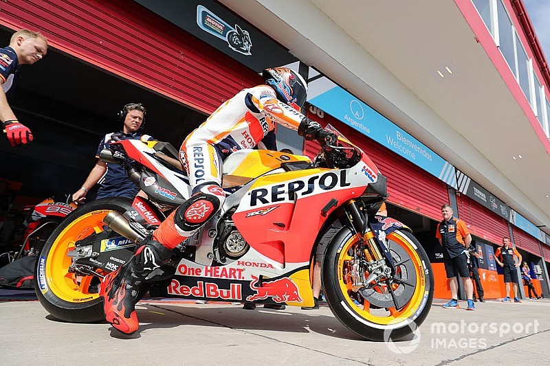 Motogp ホンダ版 スプーン が一転承認 空力目的 はダメ 冷却目的 ならok 規則に欠陥 Motorsport Com 日本版 自動車情報サイト 新車 中古車 Carview