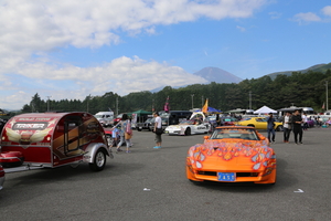 USミニバンに古風な和室！ “和洋折衷”なアストロ【スーパーアメリカンフェスティバル2017】