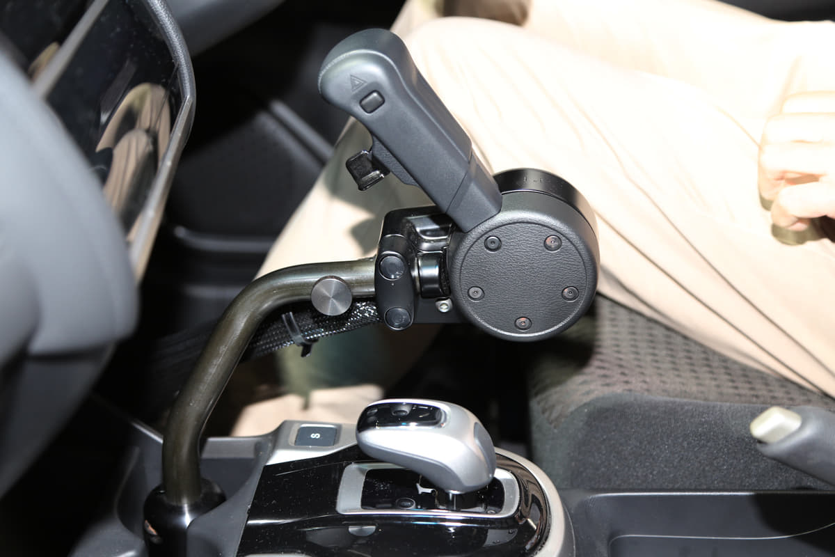 車いすに乗る人も運転を可能に トヨタとホンダのサポート用アイテムや福祉車両 Auto Messe Web 自動車情報サイト 新車 中古車 Carview
