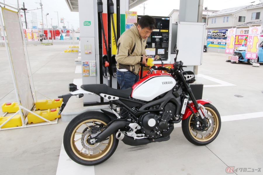 The 燃費 ヤマハデザインの真骨頂 ネオ レトロ風味のネイキッドモデル Xsr900 の走りと燃費は バイクのニュース 自動車情報サイト 新車 中古車 Carview