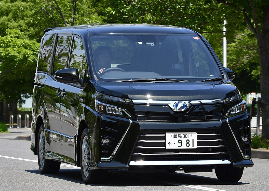 超人気ミニバン ヴォクシー3兄弟は中古車市場でも圧倒的なのか ベストカーweb の写真 自動車情報サイト 新車 中古車 Carview