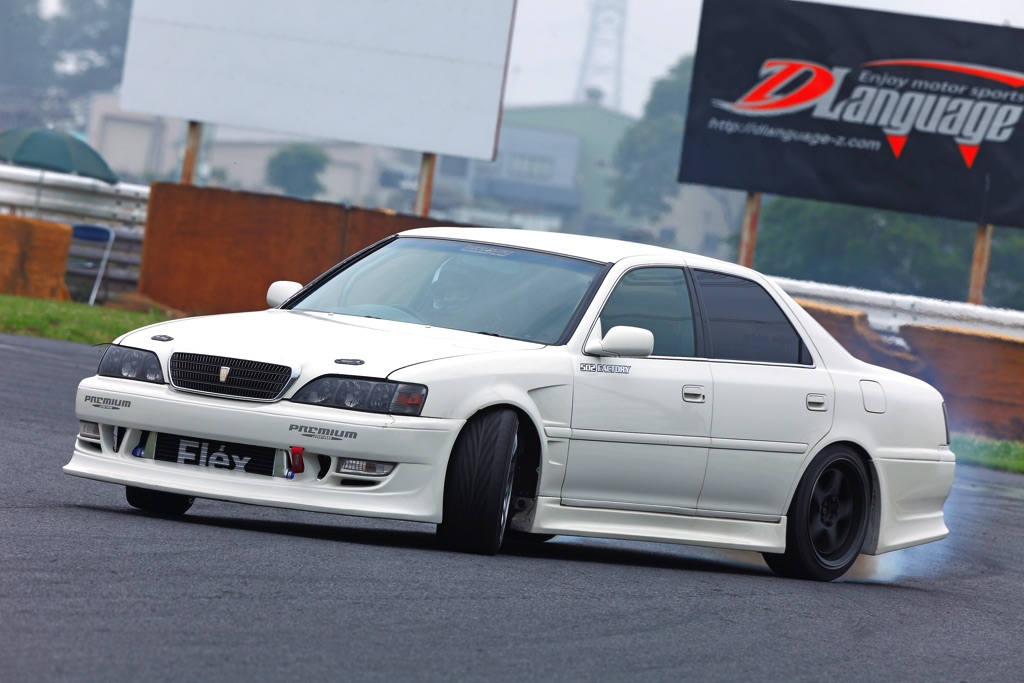 扱いやすさを極めたjzx100クレスタのドリフトスペック コスパ抜群のポン付けターボで1jzを500馬力まで増強 Web Option 自動車情報サイト 新車 中古車 Carview