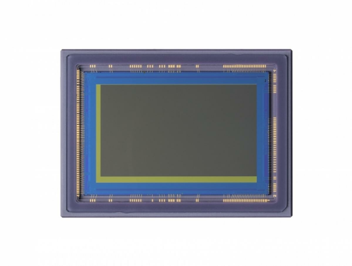 キヤノン：超高感度CMOSセンサー“35MMFHDXSCA”を発売