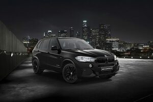『BMW X5』のスポーティさを強調する限定車”LIMITED BLACK／WHITE”