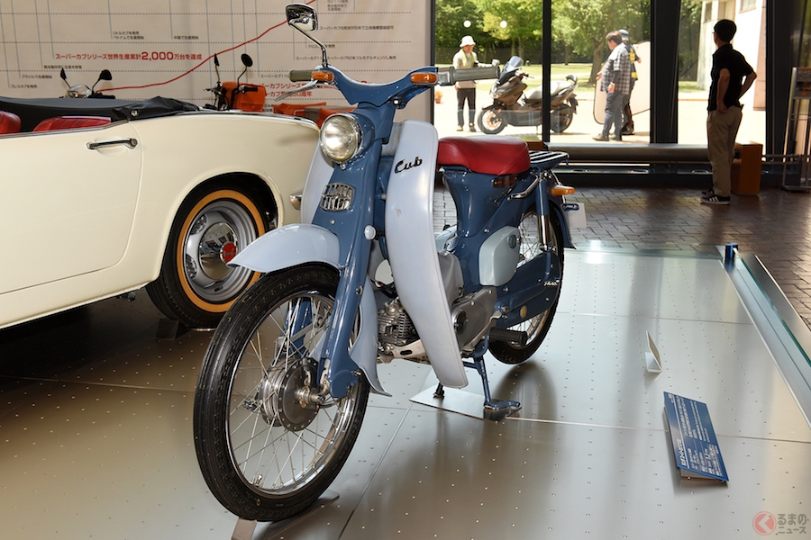ホンダ スーパーカブ 誕生60周年モデル発売 全米で話題を呼んだイラストをモチーフ くるまのニュース の写真 4ページ目 自動車情報サイト 新車 中古車 Carview