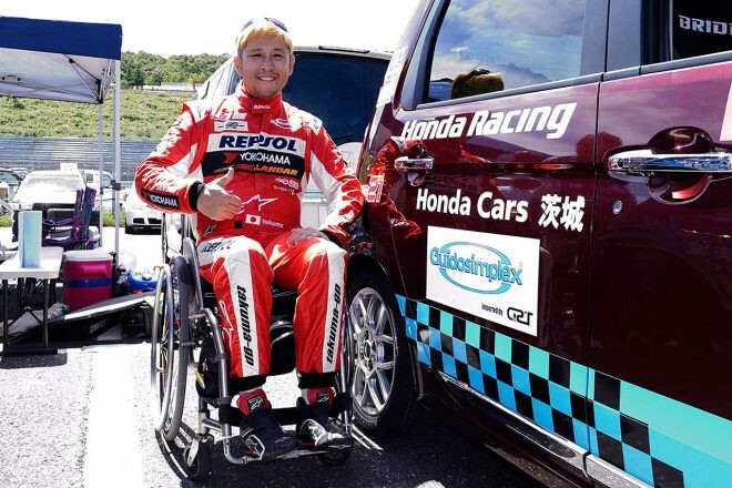 車椅子レーサーの元WGPライダー、青木拓磨がハンドドライブでN-ONEオーナーズカップに参戦