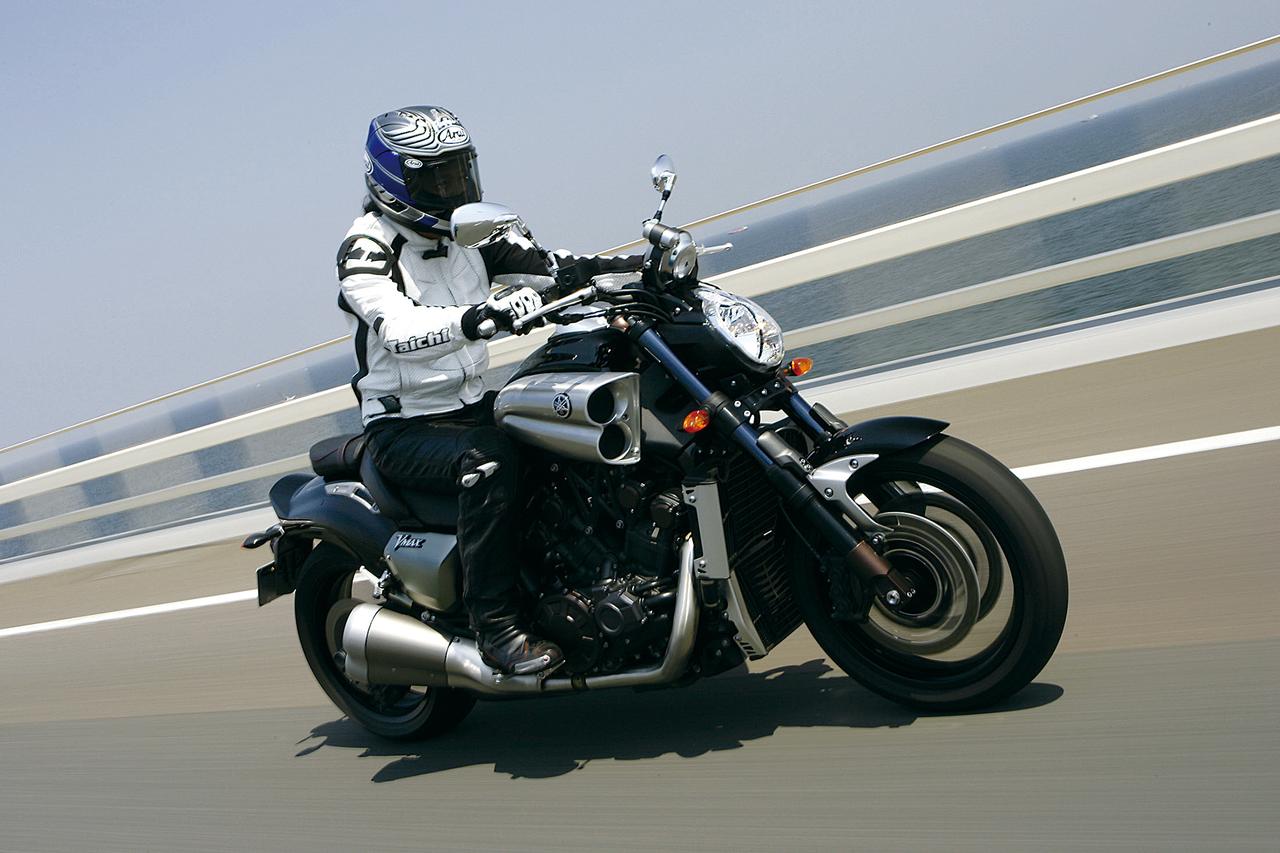 ヤマハの威信をかけ 時間 コストといった制約を超越して完成したvmax Yamaha Vmax 輝匠価値 14 Webオートバイ の写真 2ページ目 自動車情報サイト 新車 中古車 Carview