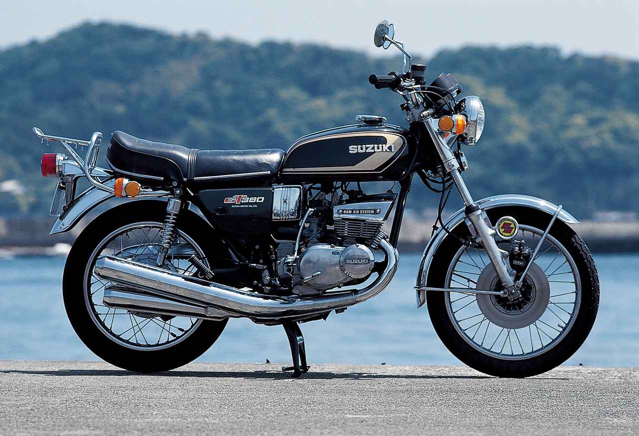 Suzuki Gt380 1972年 ヨンヒャク今昔物語 Be Reborn Webオートバイ の写真 3ページ目 自動車情報サイト 新車 中古車 Carview