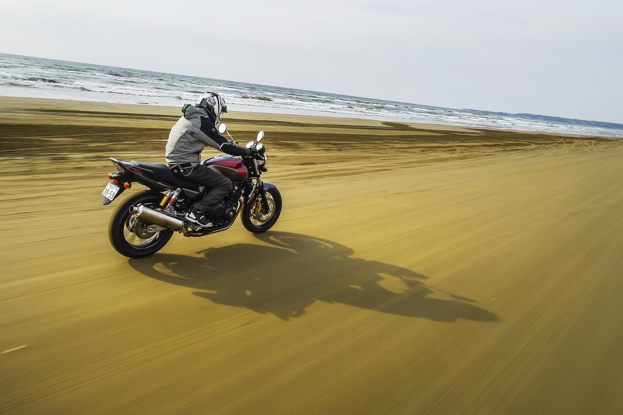 ホンダ CB400 SUPER FOUR（撮影2016年）「400ccならではの旅」【カメラマン 柴田直行／俺の写真で振り返る平成の名車】第10回