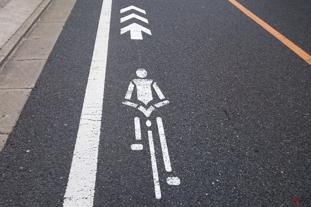 道路の白線なぜ滑る 雨の日に白線が滑りやすい理由とは くるまのニュース 自動車情報サイト 新車 中古車 Carview