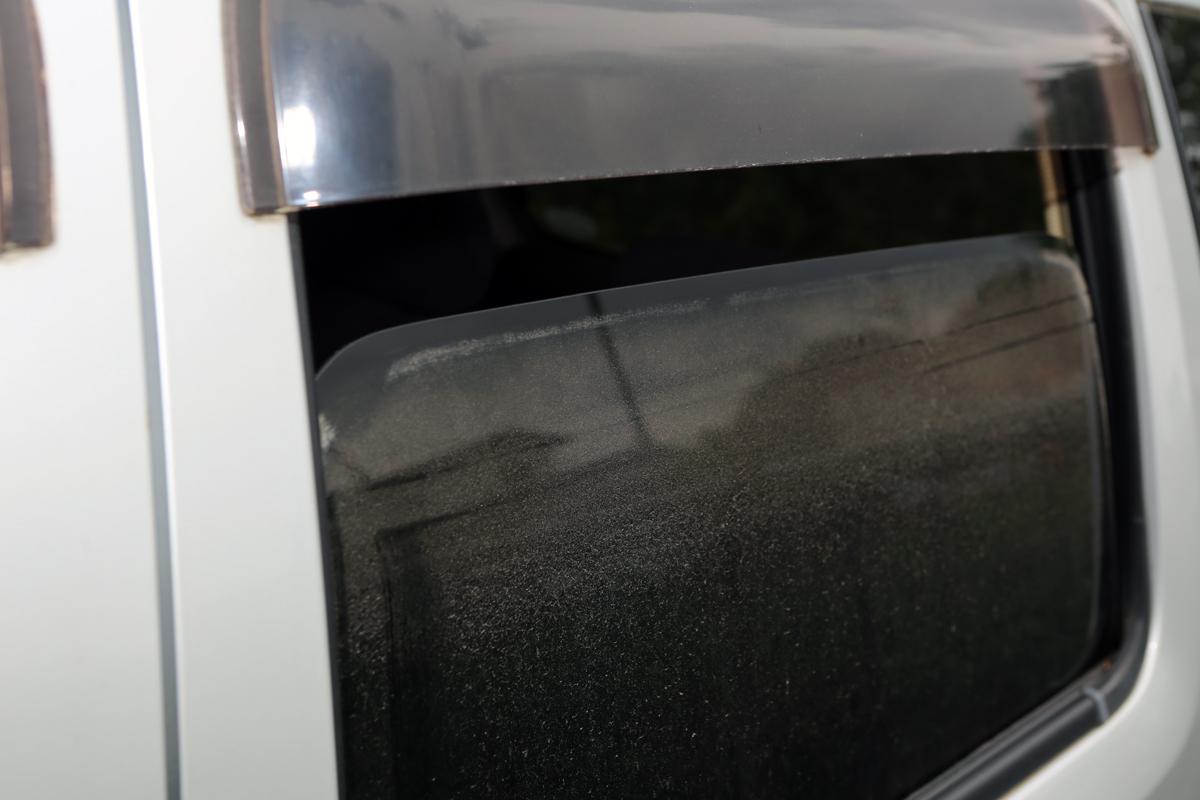 拭いても落ちない白い汚れの正体は クルマのガラスに発生する ウロコ の原因と対策 Web Cartop の写真 5ページ目 自動車情報サイト 新車 中古車 Carview