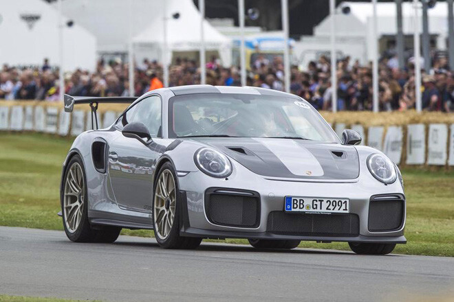 ポルシェ911GT2 RS　詳細画像11枚　0-100km/h 2.8秒！ ハードコア911実車