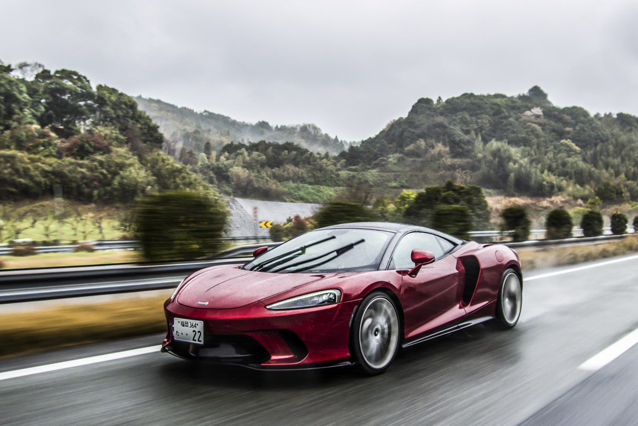 マクラーレン Gtでロードトリップ ミッドシップのgtでラグジュアリーな旅を味わう Genroq Web 自動車情報サイト 新車 中古車 Carview