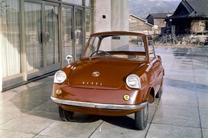 マツダがロータリー搭載車ではなく、60年前の軽自動車を100周年記念のモチーフにした理由