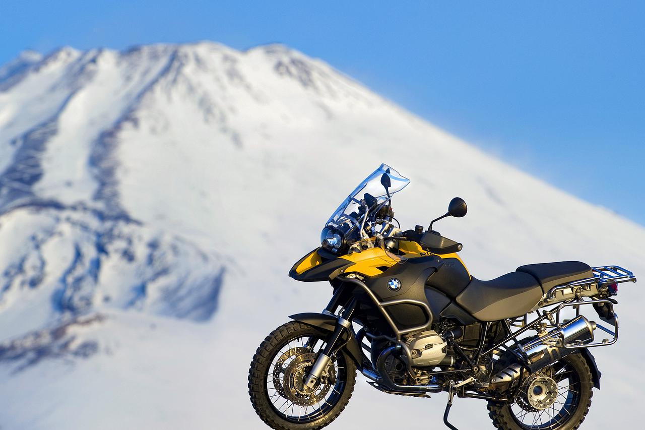 Bmw R1200gs Adventure Gsに乗ればスーパーヒーローに変身 カメラマン柴田直行 俺の写真で振り返る平成の名車 第35回 撮影2011年 Webオートバイ ヘッドライン 自動車情報サイト 新車 中古車 Carview