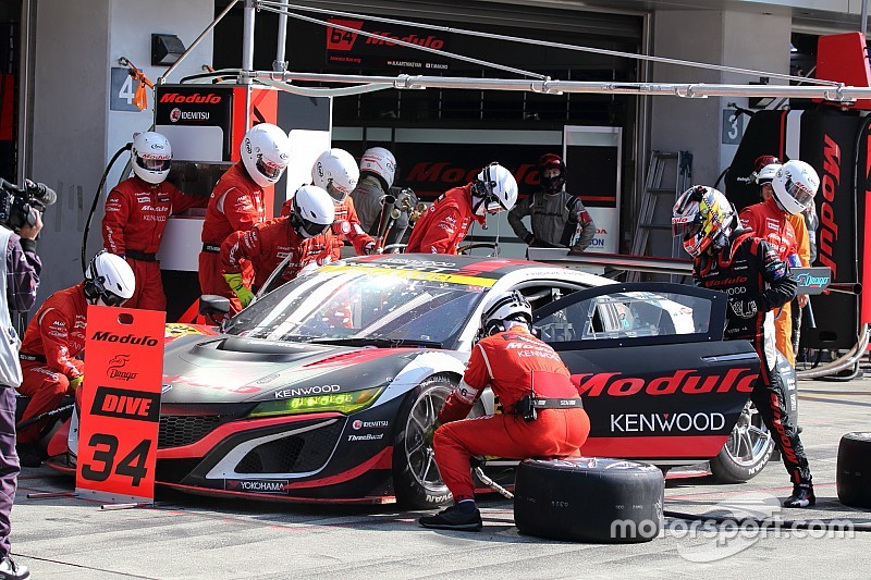 34号車modulo Kenwood Nsx Gt3 今季初表彰台も大津弘樹 嬉しさ半分 悔しさ半分 Motorsport Com 日本版 自動車情報サイト 新車 中古車 Carview