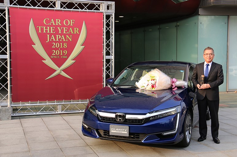 日本カー オブ ザ イヤー ホンダ クラリティ Phev が イノベーション部門賞 を受賞 いち早い次世代高級車の実現を評価を評価 Carview 自動車情報サイト 新車 中古車 Carview