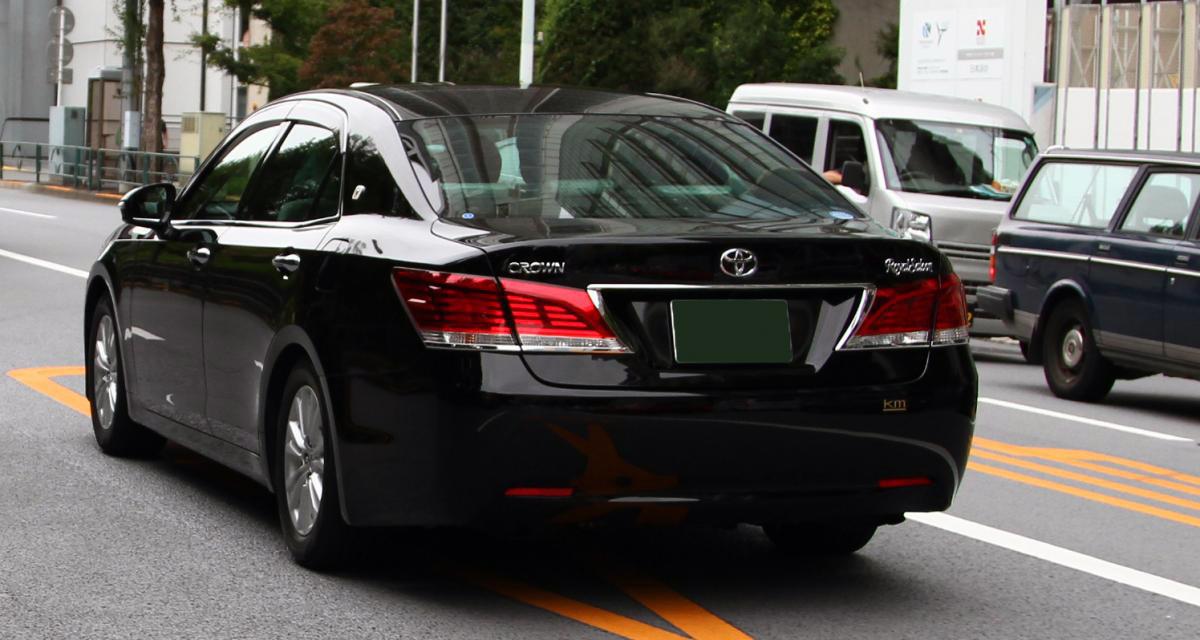 公用車やハイヤーのボディカラーはなぜ 黒 が多いのか Web Cartop 自動車情報サイト 新車 中古車 Carview
