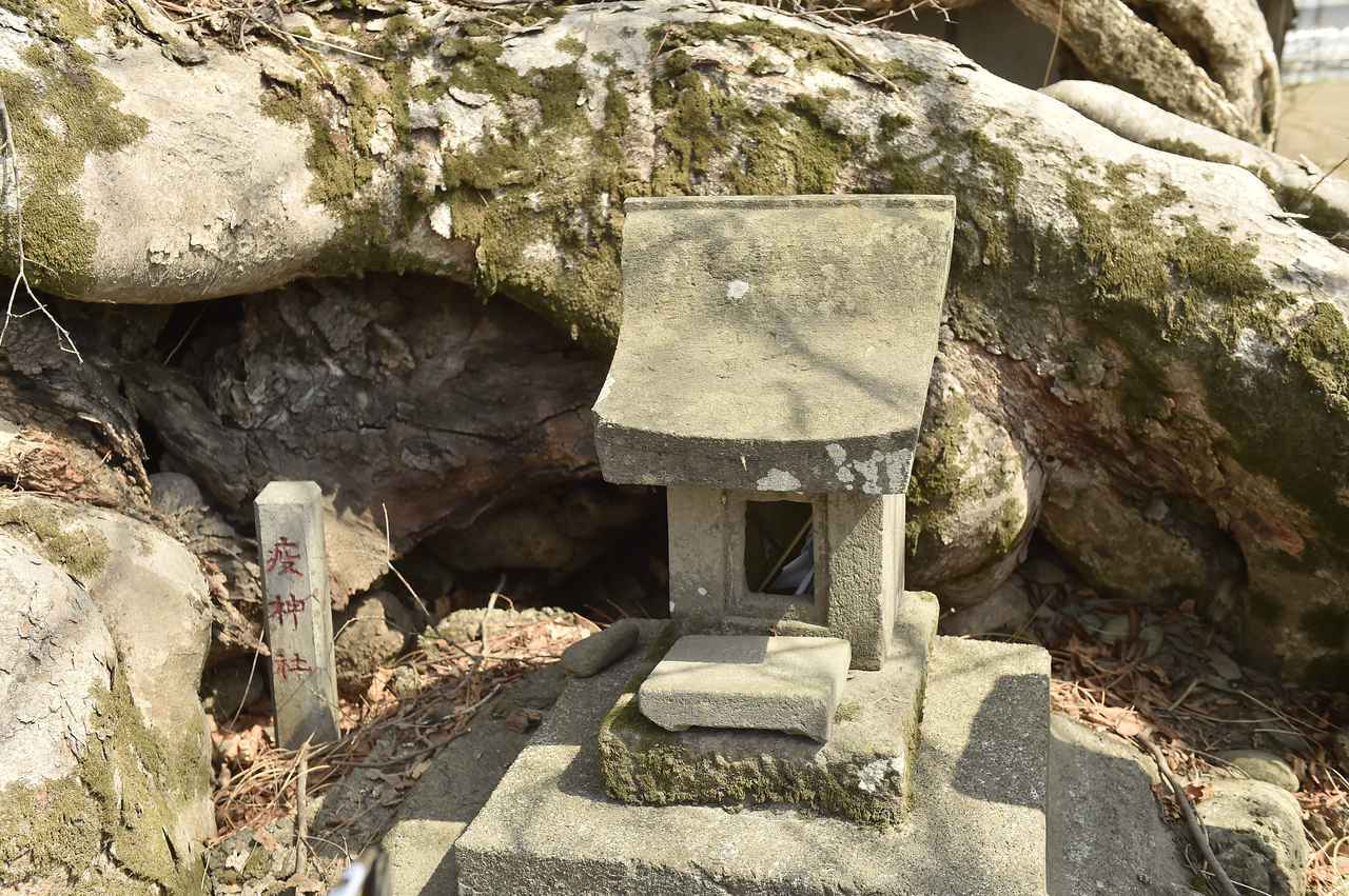 バイク乗りが秩父に集まる理由とは 小鹿神社 と名も無き小さな神社を巡る 神社巡拝家 佐々木優太の 神社拝走記 第11回 埼玉県 Webオートバイ 自動車情報サイト 新車 中古車 Carview