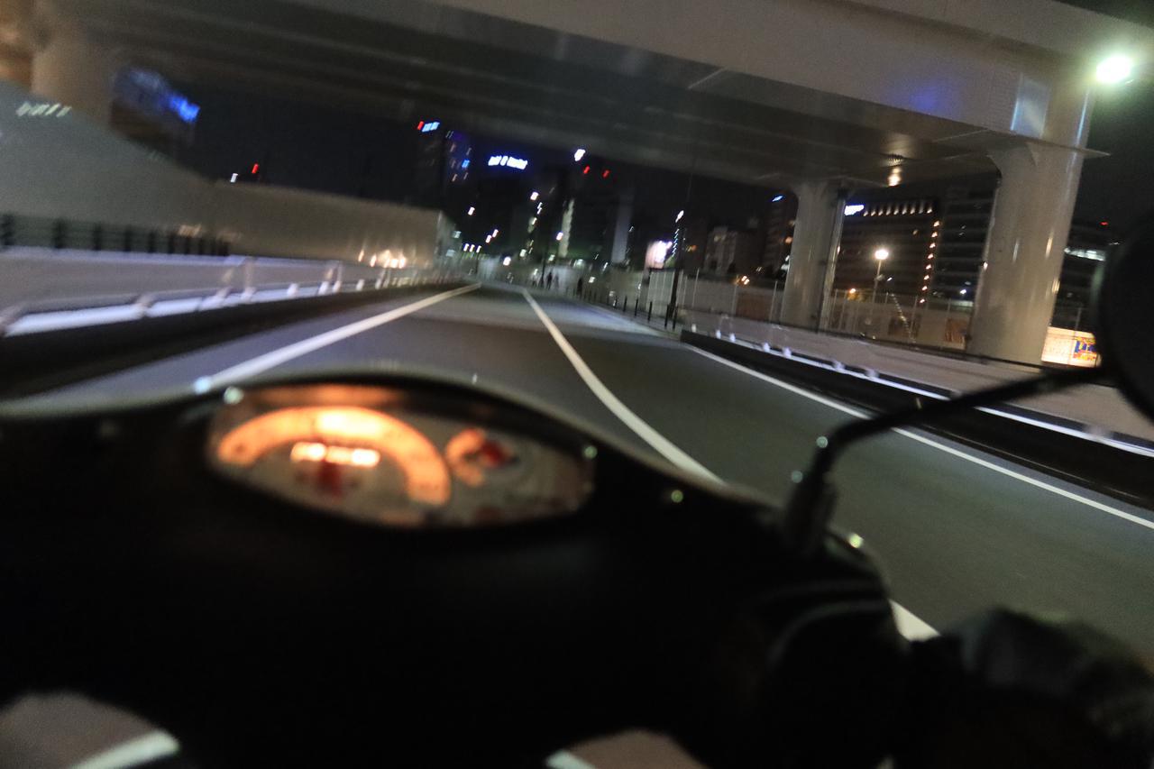 自転車から原付50ccスクーターに乗り換えると世界が広がる レッツで高校時代を思い出しながらナイトツーリング 穴が空くまでスズキを愛でる レッツ 試乗インプレ 5 Webオートバイ 自動車情報サイト 新車 中古車 Carview
