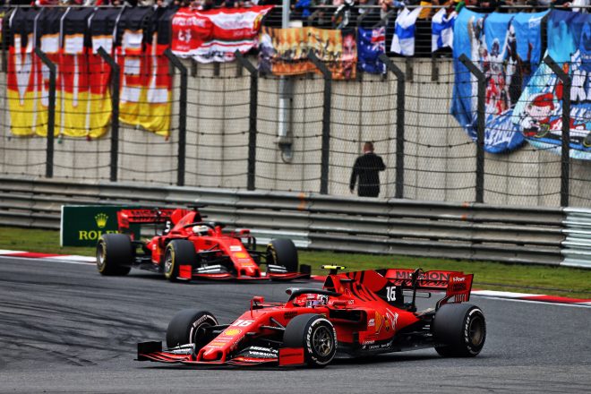 ハッキネン、F1中国GPでのフェラーリのチームオーダーを批判。「勝つことだけに集中すべきだ」