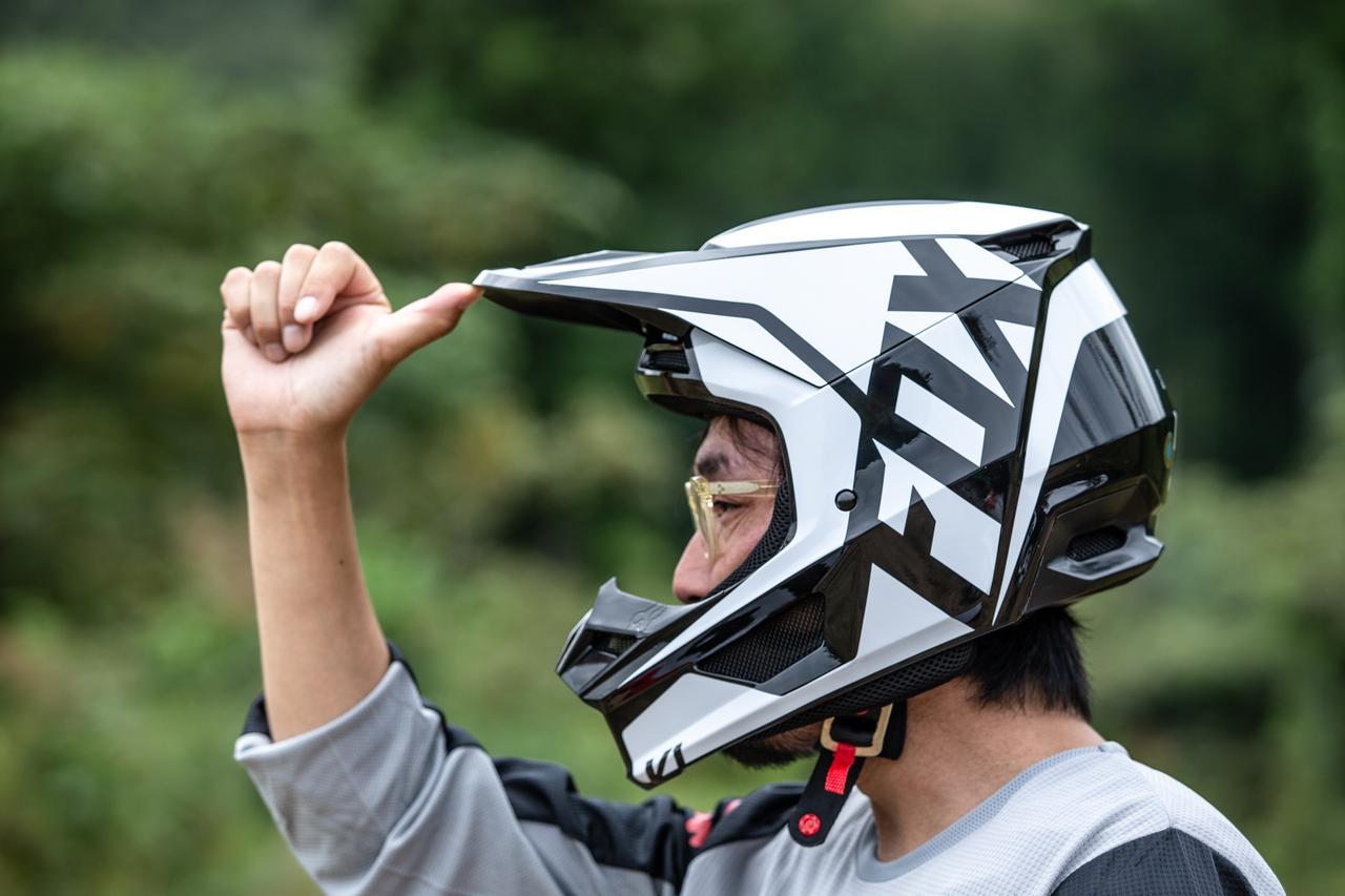 公道okなfox新v1ヘルメットが びっくりするほど軽かった件 Webオートバイ の写真 9ページ目 自動車情報サイト 新車 中古車 Carview