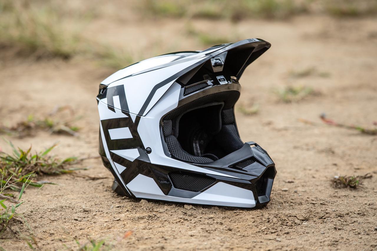 公道okなfox新v1ヘルメットが びっくりするほど軽かった件 Webオートバイ の写真 7ページ目 自動車情報サイト 新車 中古車 Carview