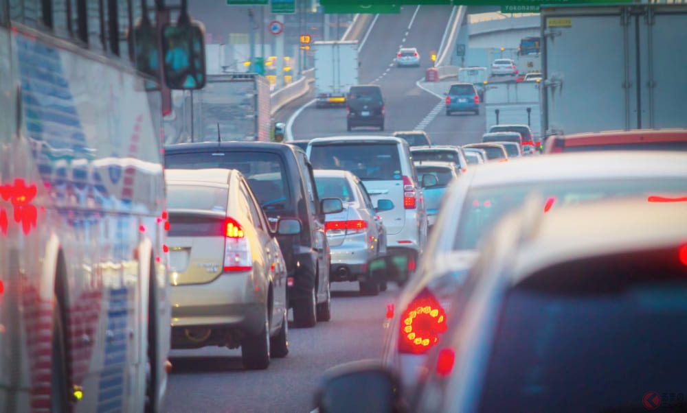 事故や工事が原因ではない高速道路の自然渋滞　「渋滞の先頭」はどうなっている？