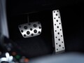 クラウンに安全性とデザイン性を高めた特別仕様車