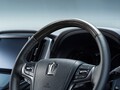 クラウンに安全性とデザイン性を高めた特別仕様車