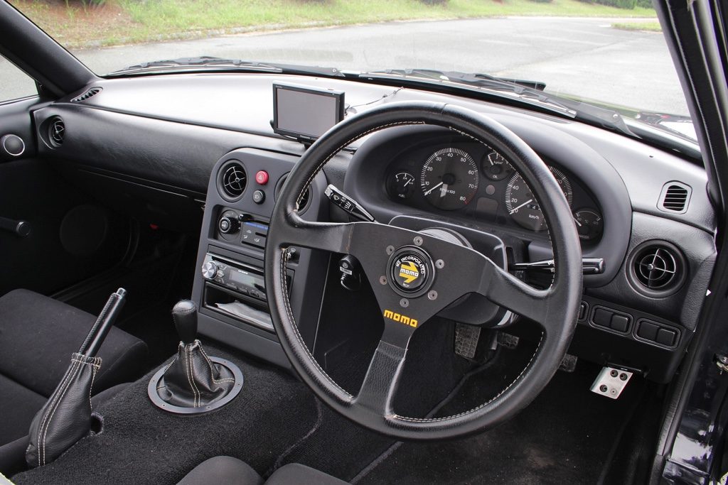 マツダ認定の改造車量産会社 M2 の遺作 Na8cベースのコンプリート M2 1028 に乗った Maniaxcars Web Option 自動車情報サイト 新車 中古車 Carview