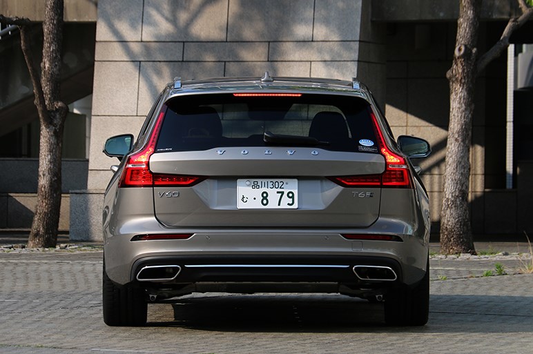 ボルボ V60がじわじわ売れているのはベースグレードの凄さにあるのでは疑惑 Carview 自動車情報サイト 新車 中古車 Carview