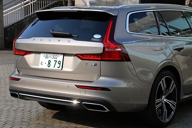 ボルボ V60がじわじわ売れているのはベースグレードの凄さにあるのでは疑惑 Carview 自動車情報サイト 新車 中古車 Carview