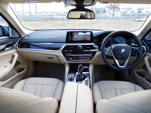 新型BMW5シリーズ　523d試乗レポート　進化した運転支援システムでビジネスアスリートをサポート