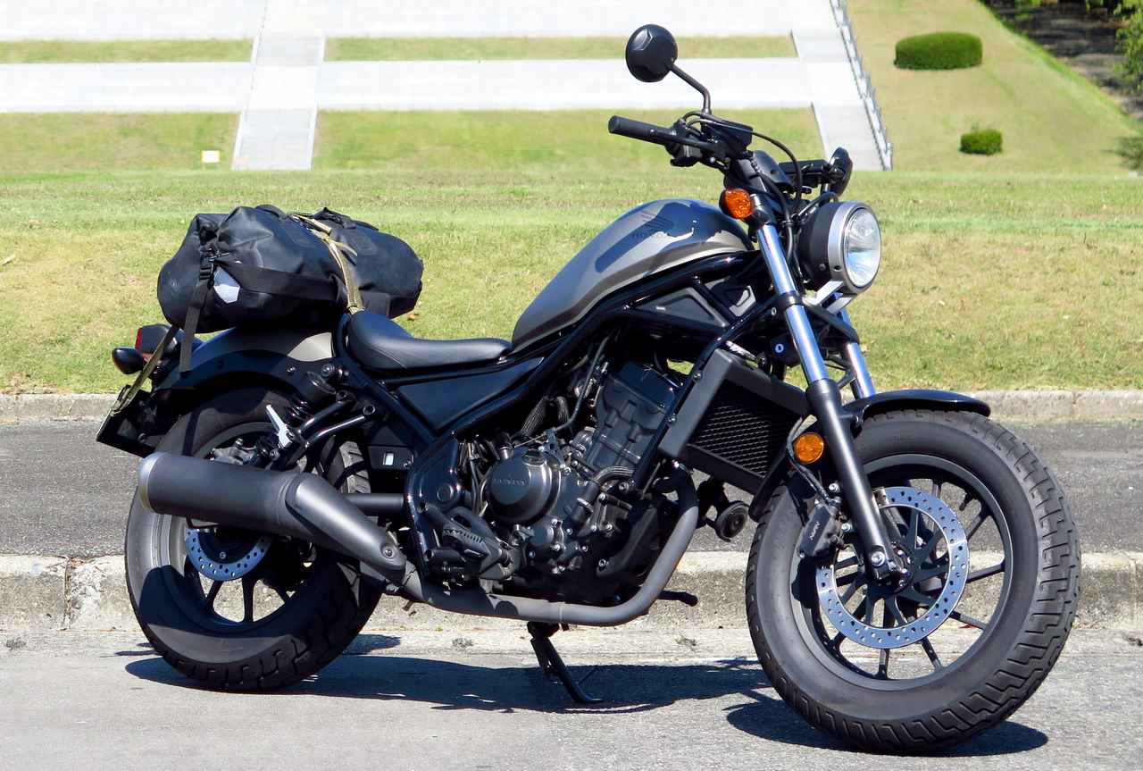 ホンダ レブル250 に荷物をどう積むか ノーマル状態での積載がちょっと難しいレブルに ちょこっとカスタムでパッキングする方法 Webオートバイ 自動車情報サイト 新車 中古車 Carview