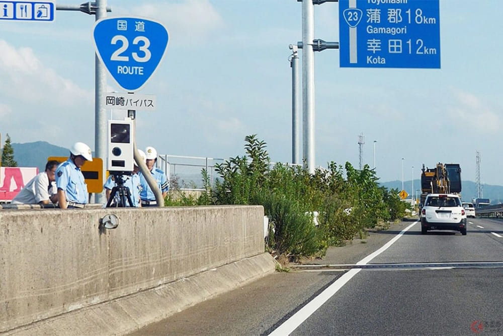 ピカッ と光ったらもう遅い オービスのフラッシュが赤い理由とは くるまのニュース 自動車情報サイト 新車 中古車 Carview